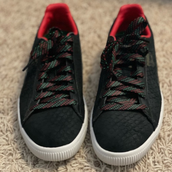 Puma Clyde size 6 youth - Picture 2 of 3